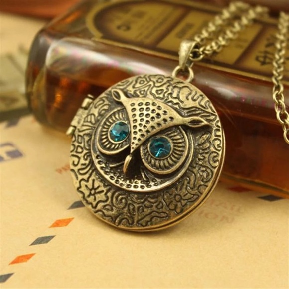 NEW!💙💎🦉OWL! GOLDEN ANTIQUE LOCKET!🦉💎💙AWESOME - Picture 2 of 8